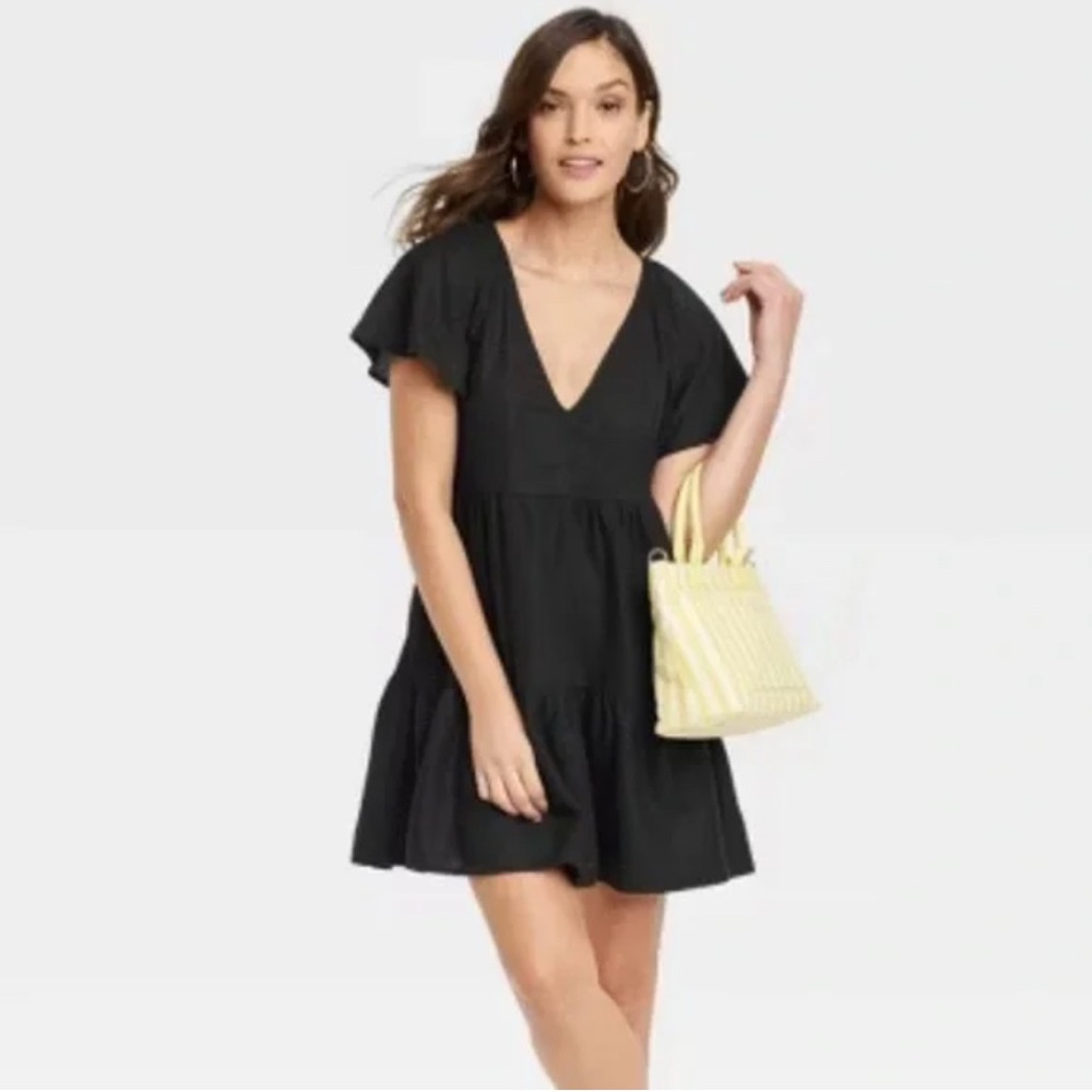 Universal Thread Black V-Neck Dress